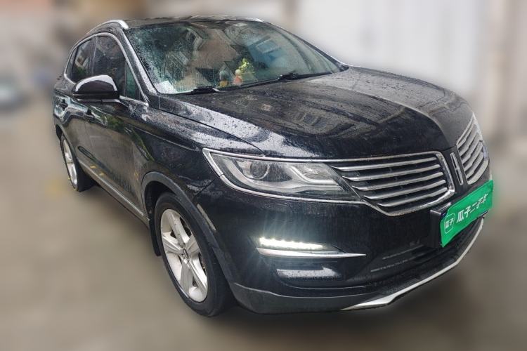 Used Lincoln MKC 2017 2.0T Two-Wheel Drive Deluxe Edition Front Right 45 Deg