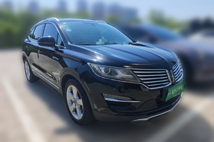 Used Lincoln MKC 2017 2.0T Two-Wheel Drive Deluxe Edition Front Right 45 Deg