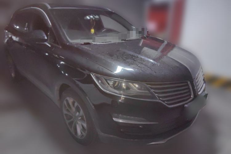 Used Lincoln MKC 2017 2.0T Two-Wheel-Drive Luxury Edition Front Right 45 Deg