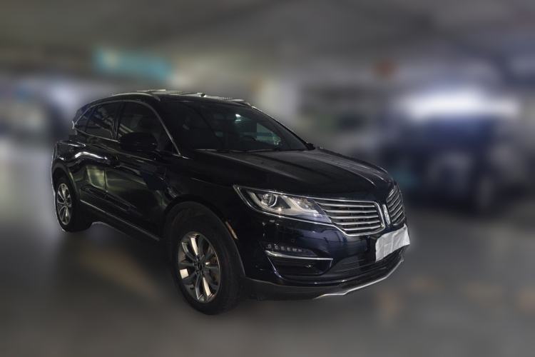Used Lincoln MKC 2017 2.0T Two-Wheel-Drive Luxury Edition Front Right 45 Deg
