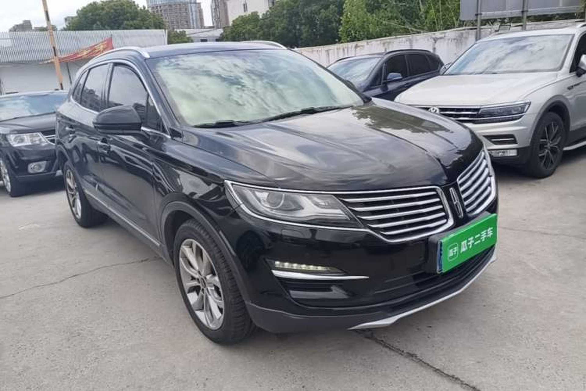 Used Lincoln MKC 2017 2.0T Two-Wheel-Drive Luxury Edition Front Right 45 Deg