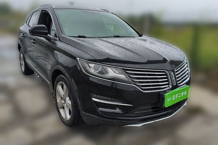 Used Lincoln MKC 2017 2.0T Two-Wheel Drive Deluxe Edition Front Right 45 Deg