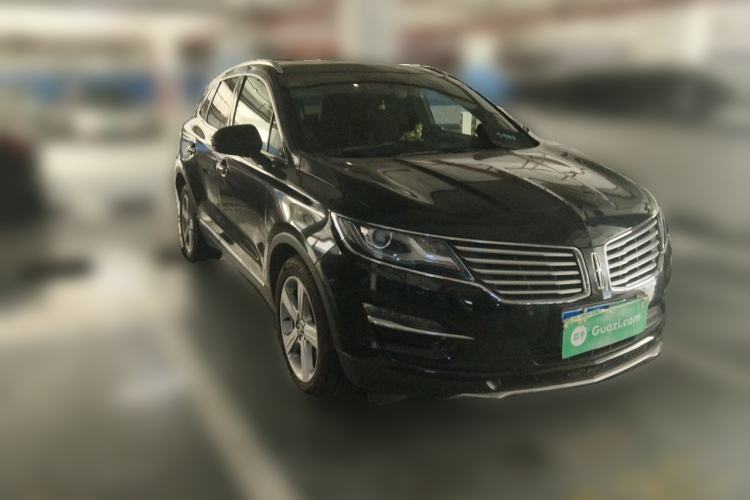 Used Lincoln MKC 2017 2.0T Two-Wheel Drive Deluxe Edition Front Right 45 Deg