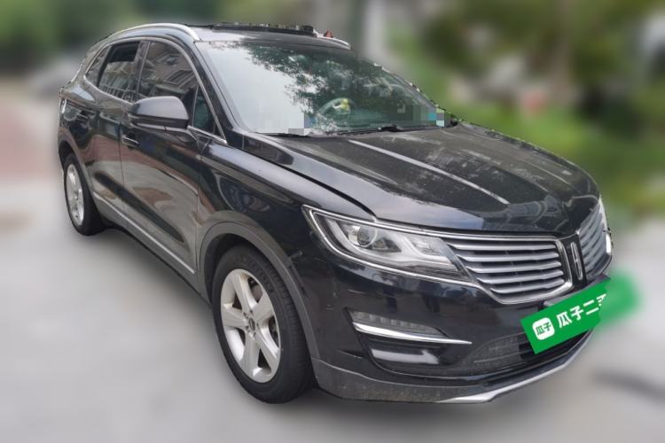 Used Lincoln MKC 2017 2.0T Two-Wheel Drive Deluxe Edition Front Right 45 Deg