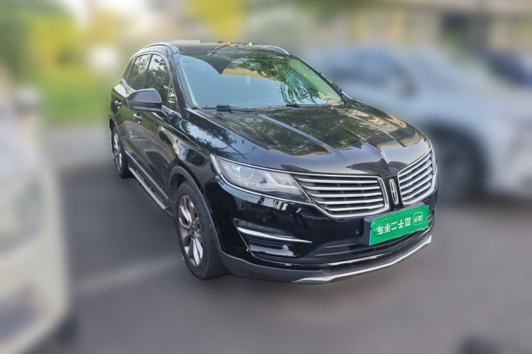 Used Lincoln MKC 2017 2.0T Two-Wheel-Drive Luxury Edition Front Right 45 Deg