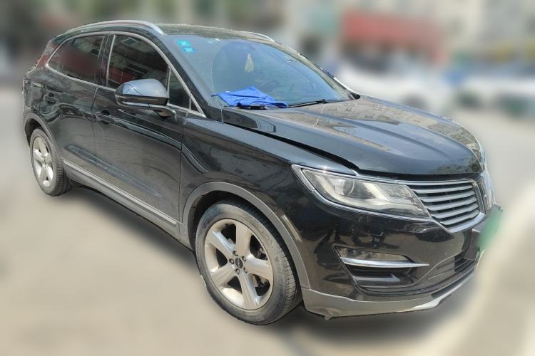 Used Lincoln MKC 2017 2.0T Two-Wheel Drive Deluxe Edition Front Right 45 Deg