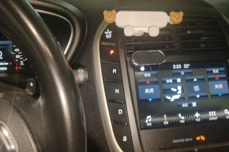 Used Lincoln MKC 2017 2.0T Two-Wheel Drive Deluxe Edition Gear Lever