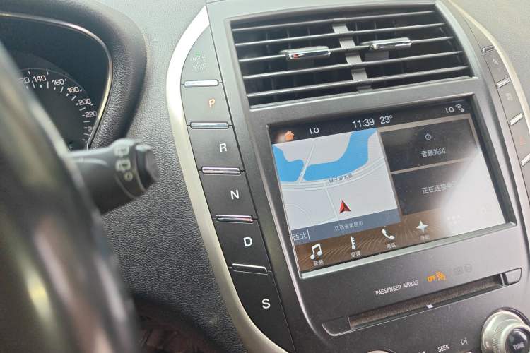 Used Lincoln MKC 2017 2.0T Two-Wheel Drive Deluxe Edition Gear Lever