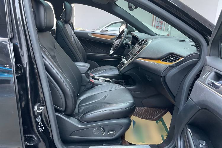 Used Lincoln MKC 2017 2.0T Four-Wheel Drive Zunya Edition Interior 11