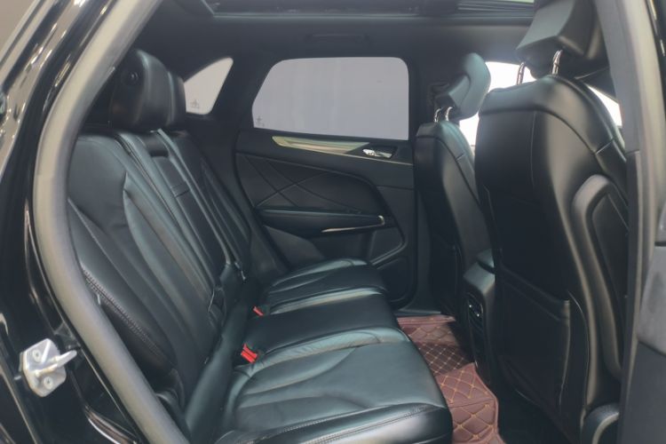 Used Lincoln MKC 2017 2.0T Two-Wheel Drive Deluxe Edition Interior 12