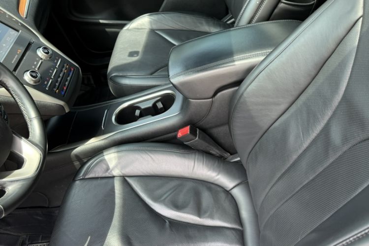 Used Lincoln MKC 2017 2.0T Two-Wheel Drive Deluxe Edition Interior 2