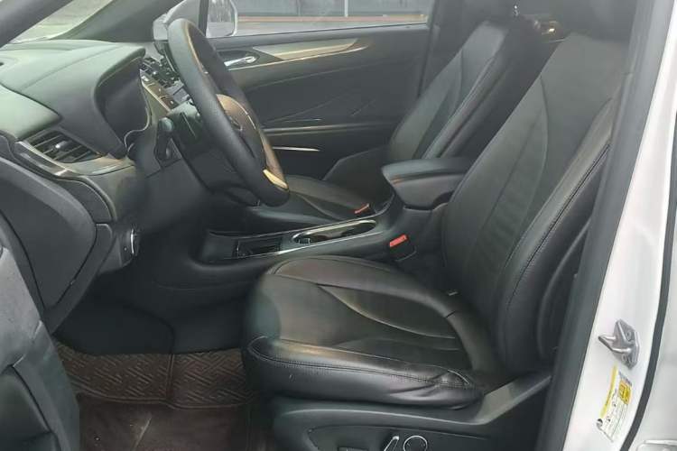 Used Lincoln MKC 2017 2.0T Two-Wheel Drive Zunyue Edition Interior 2