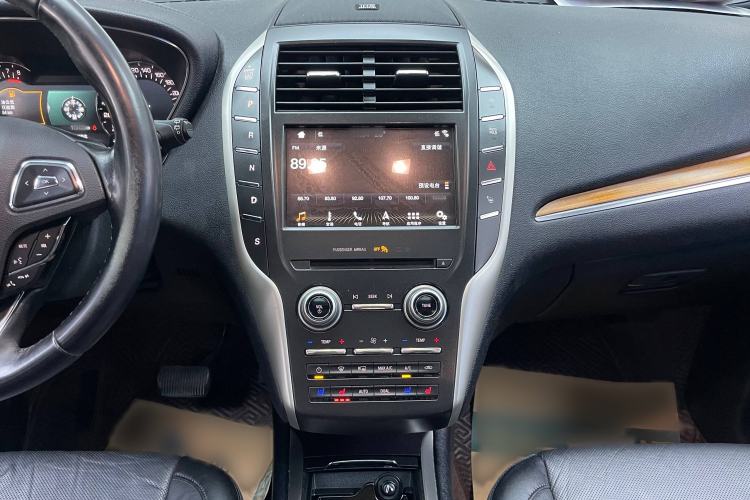 Used Lincoln MKC 2017 2.0T Four-Wheel Drive Zunya Edition Interior 5