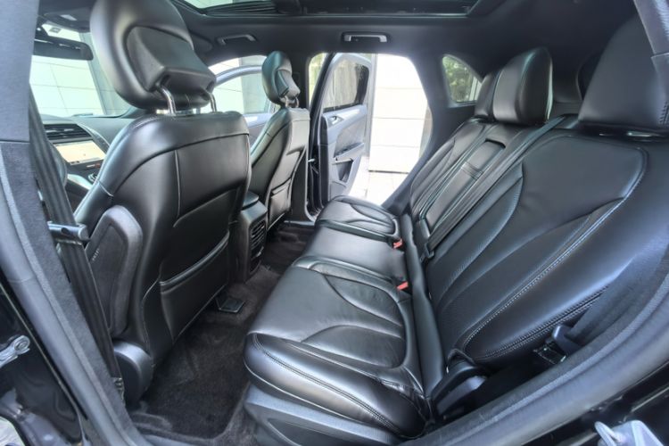 Used Lincoln MKC 2017 2.0T Two-Wheel Drive Deluxe Edition Interior 7