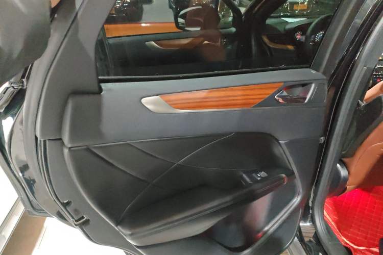 Used Lincoln MKC 2017 2.0T Four-Wheel Drive Zunya Edition Interior 8
