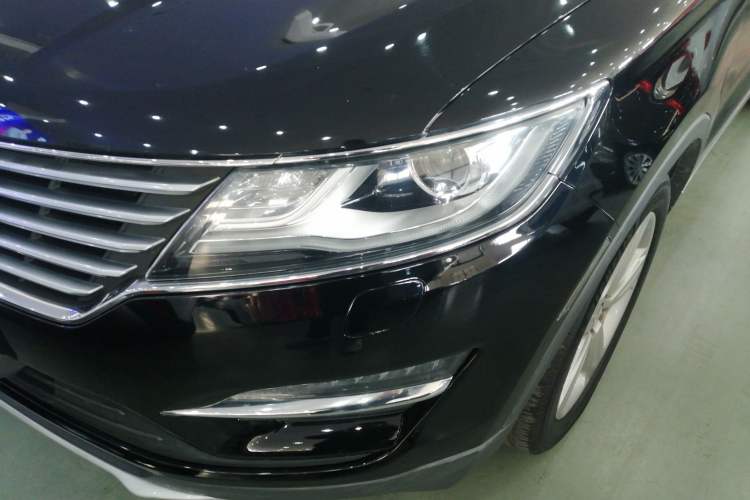 Used Lincoln MKC 2017 2.0T Two-Wheel Drive Deluxe Edition Left Front Headlight