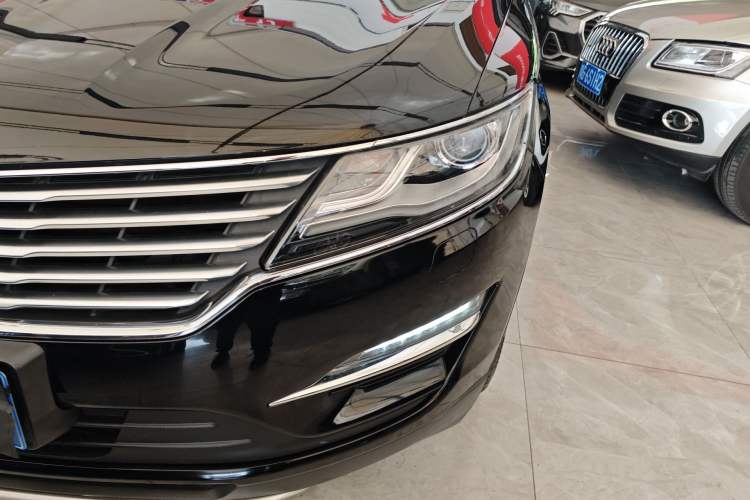 Used Lincoln MKC 2017 2.0T Two-Wheel Drive Deluxe Edition Left Front Headlight