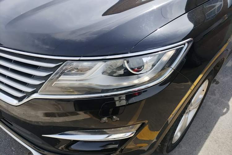Used Lincoln MKC 2017 2.0T Two-Wheel Drive Deluxe Edition Left Front Headlight