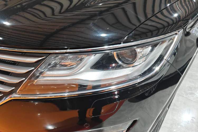 Used Lincoln MKC 2017 2.0T Four-Wheel Drive Zunya Edition Left Front Headlight