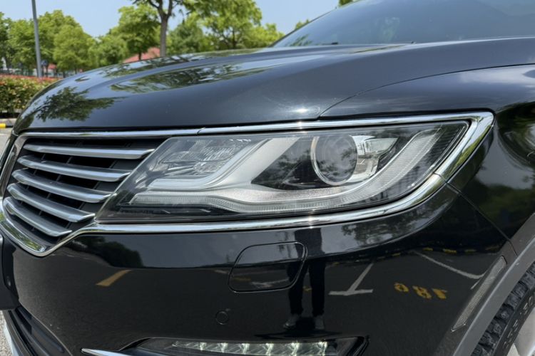 Used Lincoln MKC 2017 2.0T Two-Wheel Drive Deluxe Edition Left Front Headlight