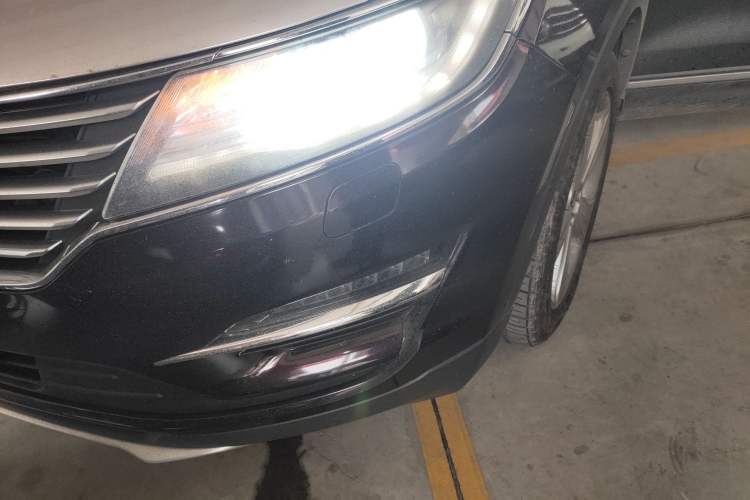 Used Lincoln MKC 2017 2.0T Two-Wheel Drive Zunyue Edition Left Front Headlight
