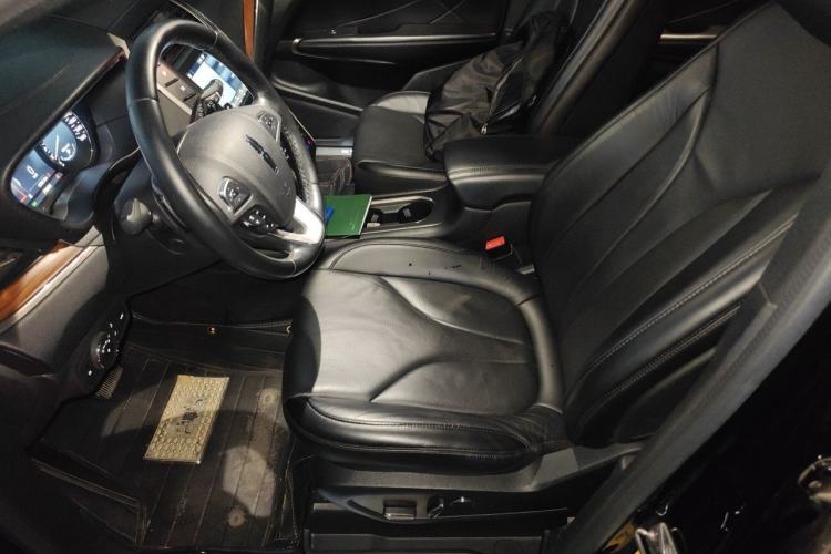 Used Lincoln MKC 2017 2.0T Two-Wheel-Drive Luxury Edition Left Front Seat