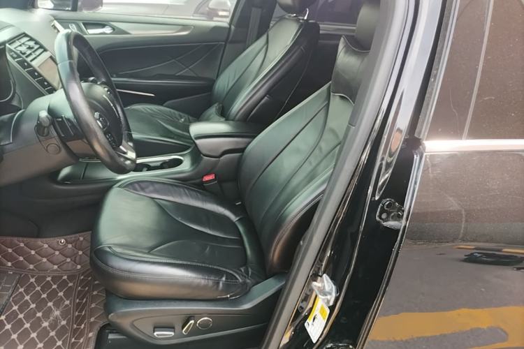 Used Lincoln MKC 2017 2.0T Two-Wheel Drive Deluxe Edition Left Front Seat