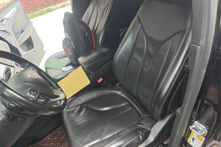 Used Lincoln MKC 2017 2.0T Two-Wheel Drive Deluxe Edition Left Front Seat