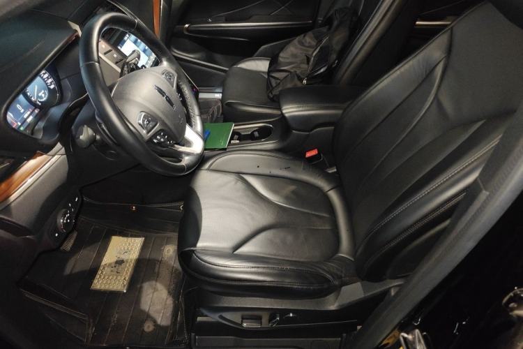 Used Lincoln MKC 2017 2.0T Two-Wheel-Drive Luxury Edition Left Front Seat