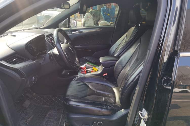 Used Lincoln MKC 2017 2.0T Two-Wheel Drive Deluxe Edition Left Front Seat