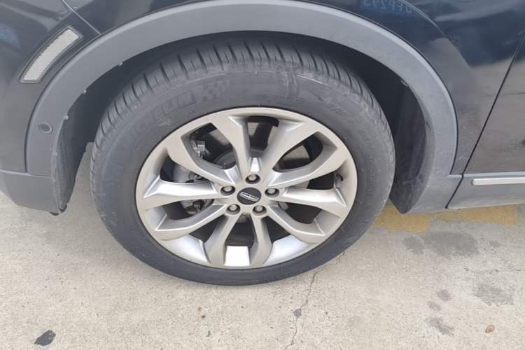 Used Lincoln MKC 2017 2.0T Two-Wheel-Drive Luxury Edition Left Front Wheel Hub
