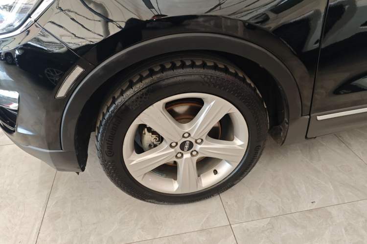 Used Lincoln MKC 2017 2.0T Two-Wheel Drive Deluxe Edition Left Front Wheel Hub