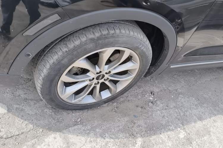 Used Lincoln MKC 2017 2.0T Two-Wheel Drive Deluxe Edition Left Front Wheel Hub