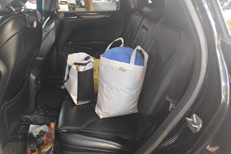Used Lincoln MKC 2017 2.0T Two-Wheel Drive Deluxe Edition Left Rear Seat
