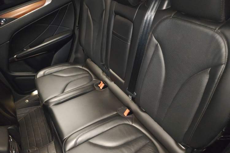 Used Lincoln MKC 2017 2.0T Two-Wheel-Drive Luxury Edition Left Rear Seat