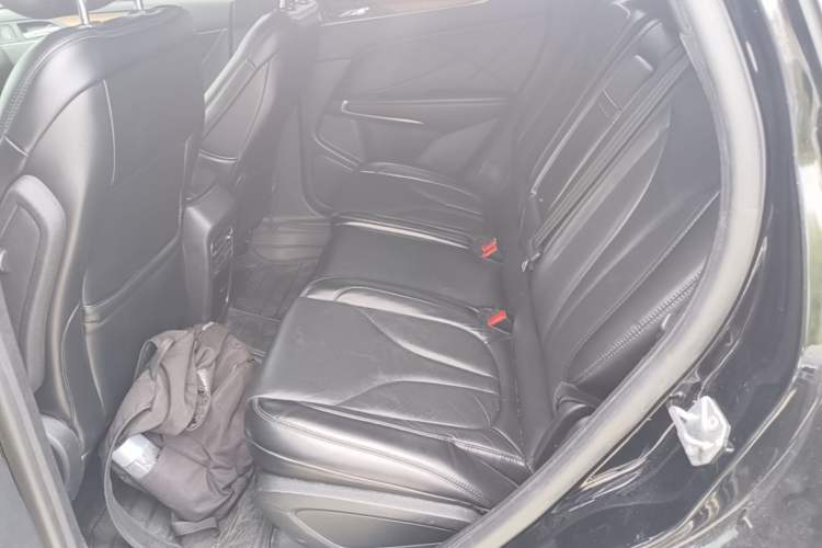 Used Lincoln MKC 2017 2.0T Two-Wheel-Drive Luxury Edition Left Rear Seat
