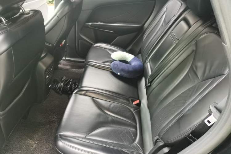 Used Lincoln MKC 2017 2.0T Two-Wheel Drive Deluxe Edition Left Rear Seat