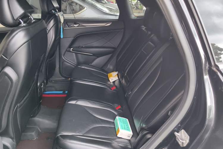 Used Lincoln MKC 2017 2.0T Two-Wheel Drive Deluxe Edition Left Rear Seat