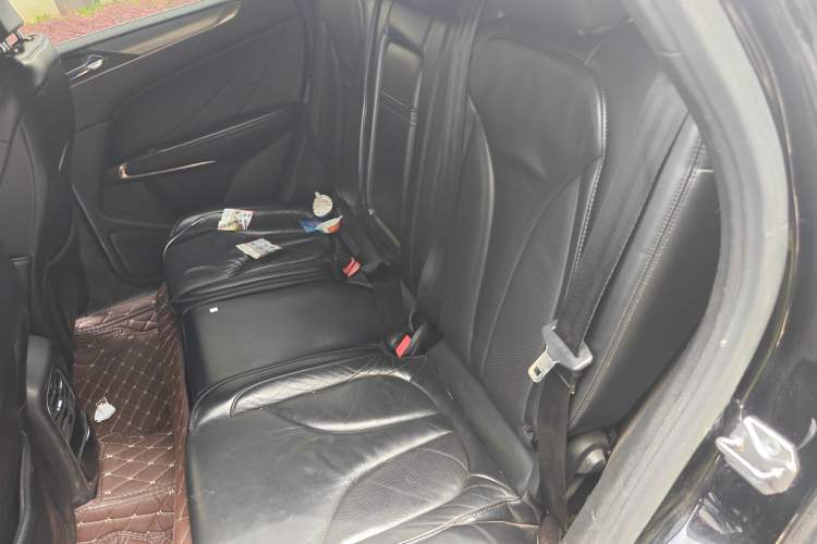 Used Lincoln MKC 2017 2.0T Two-Wheel Drive Deluxe Edition Left Rear Seat