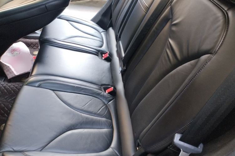 Used Lincoln MKC 2017 2.0T Two-Wheel Drive Deluxe Edition Left Rear Seat