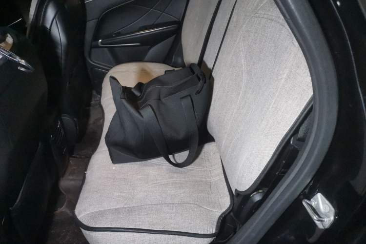 Used Lincoln MKC 2017 2.0T Four-Wheel Drive Zunya Edition Left Rear Seat