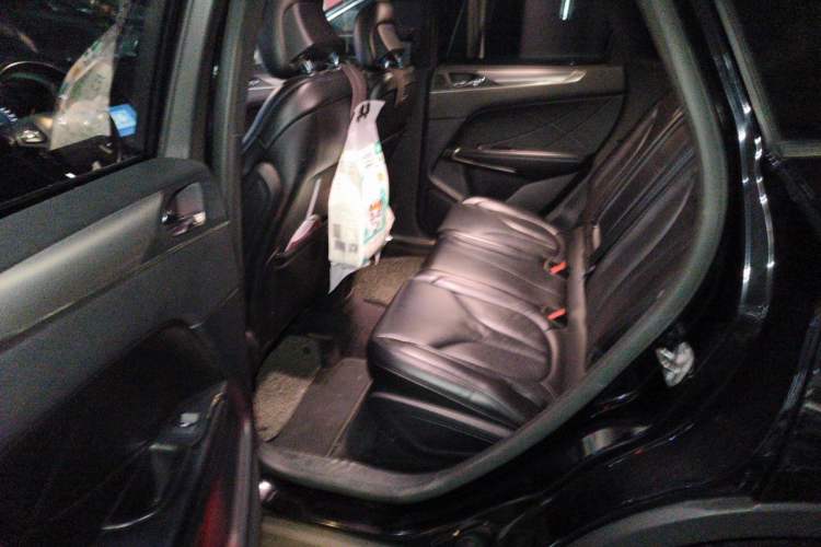 Used Lincoln MKC 2017 2.0T Two-Wheel Drive Deluxe Edition Left Rear Seat