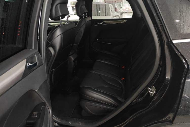 Used Lincoln MKC 2017 2.0T Two-Wheel Drive Deluxe Edition Left Rear Seat