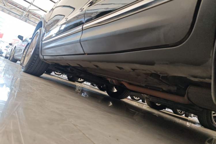 Used Lincoln MKC 2017 2.0T Two-Wheel Drive Deluxe Edition Left Side Sill