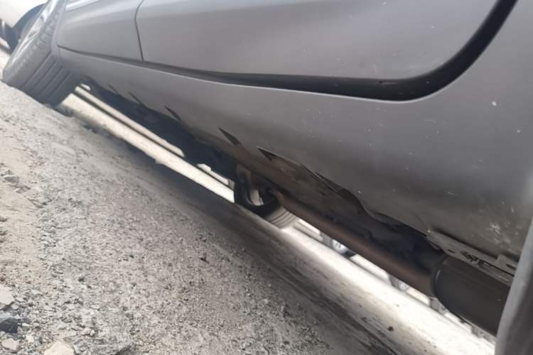 Used Lincoln MKC 2017 2.0T Two-Wheel Drive Deluxe Edition Left Side Sill