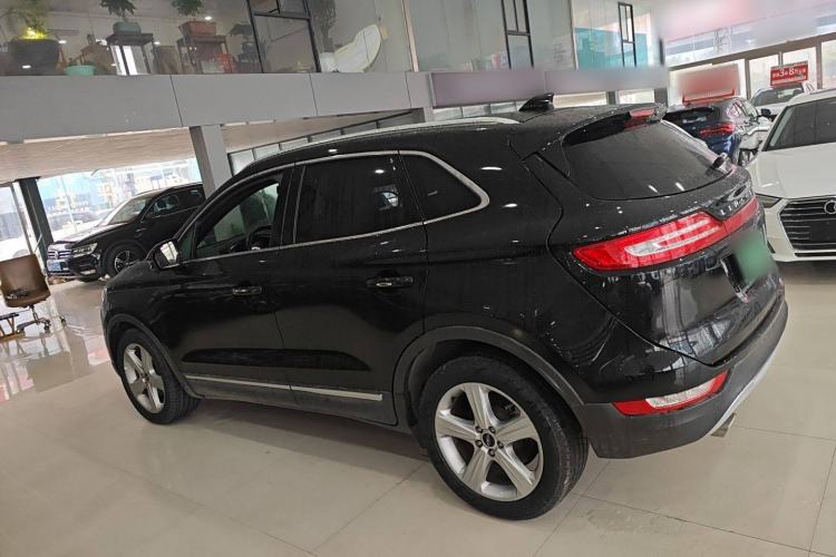 Used Lincoln MKC 2017 2.0T Two-Wheel Drive Deluxe Edition Left Side