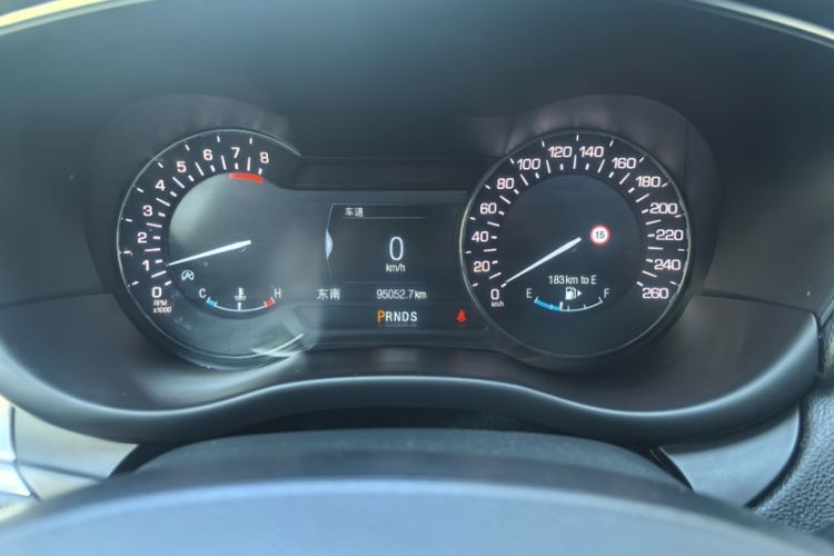 Used Lincoln MKC 2017 2.0T Two-Wheel Drive Deluxe Edition Odometer Close Up