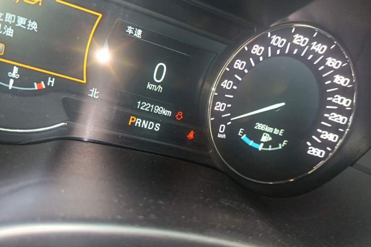 Used Lincoln MKC 2017 2.0T Two-Wheel-Drive Luxury Edition Odometer Close Up