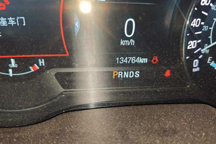 Used Lincoln MKC 2017 2.0T Two-Wheel-Drive Luxury Edition Odometer Close Up