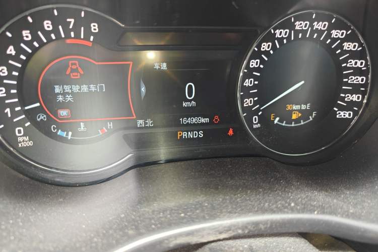 Used Lincoln MKC 2017 2.0T Two-Wheel Drive Deluxe Edition Odometer Close Up
